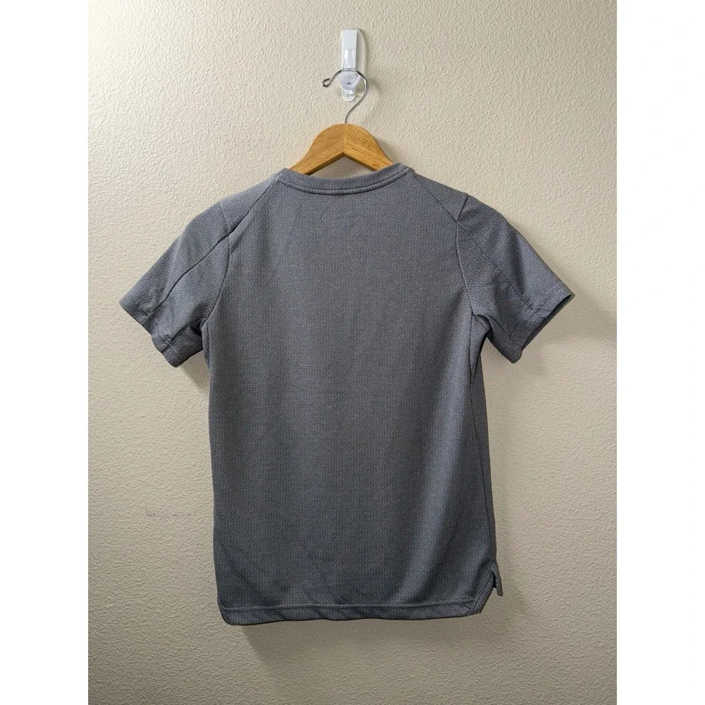 Boys Nike Drifit Shirt Size Medium